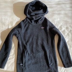 Patagonia fleece pullover, size M